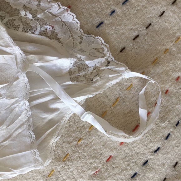 🧿Simple White Lingerie - Picture 3 of 5